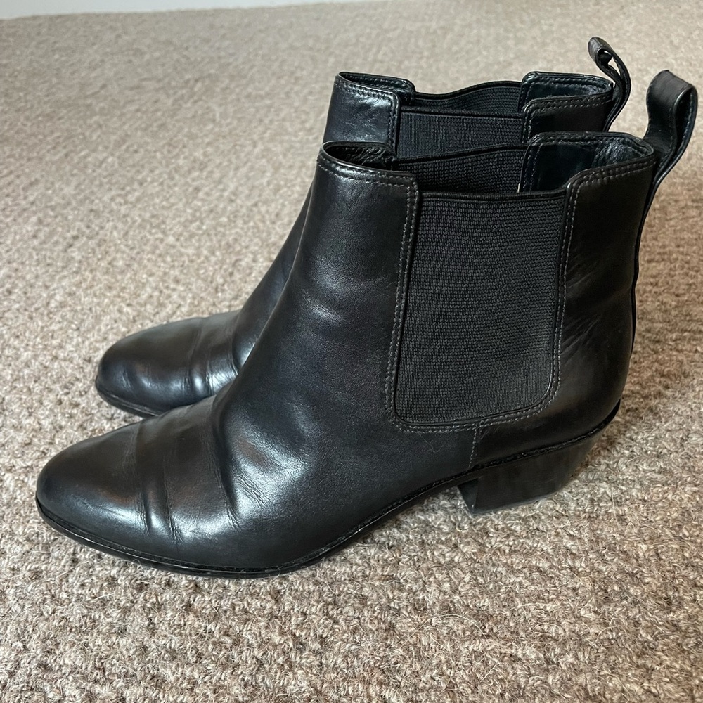 Via Spiga Black Leather Booties